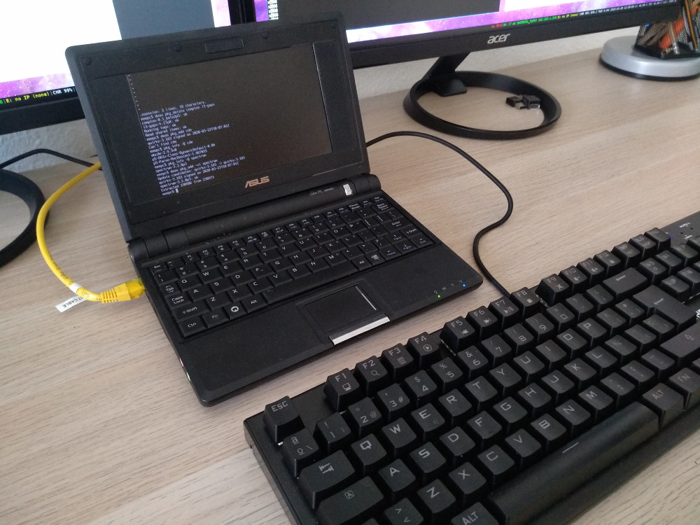 Provant uns quants escriptoris a un Asus EeePC amb OpenBSD 6.6