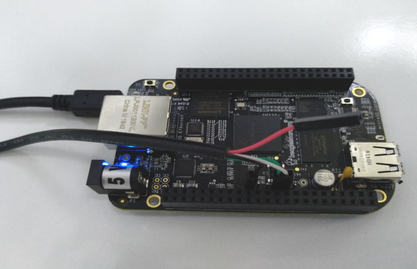 Configurant projectes IoT i servidors amb la placa mare BeagleBone Black
