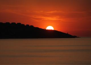 Sol eixint per la Torre Bellver