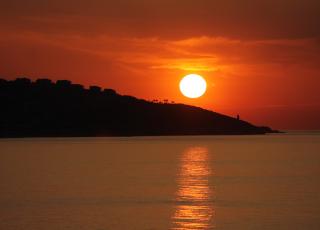 Sol eixint per la Torre Bellver