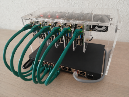 Muntant un clúster casolà de 8 Raspberry Pi per la meua sobirania digital